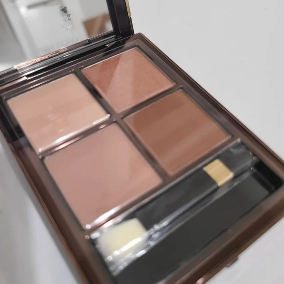 Neutral Brow and Eye Palette - Warm Brown Shades - Picture 6 of 6